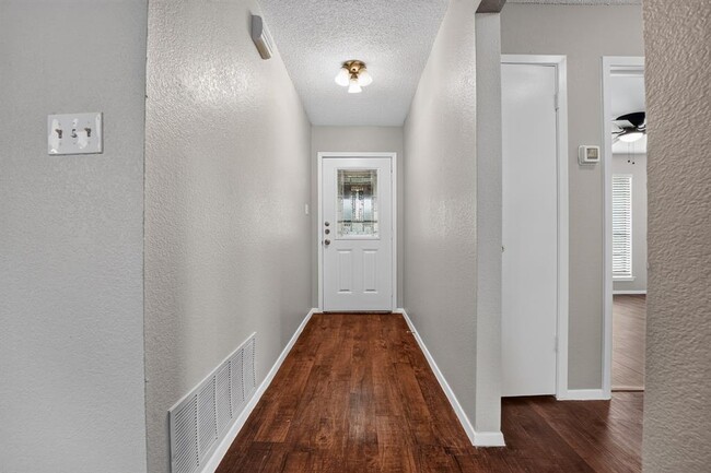 Building Photo - 1509 Taron Dr