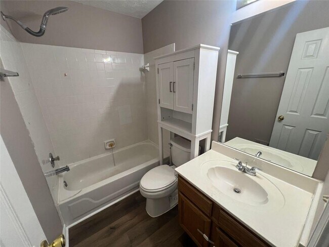 Building Photo - 815 Ahearn Ct