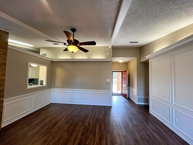 Building Photo - 5718 88th St