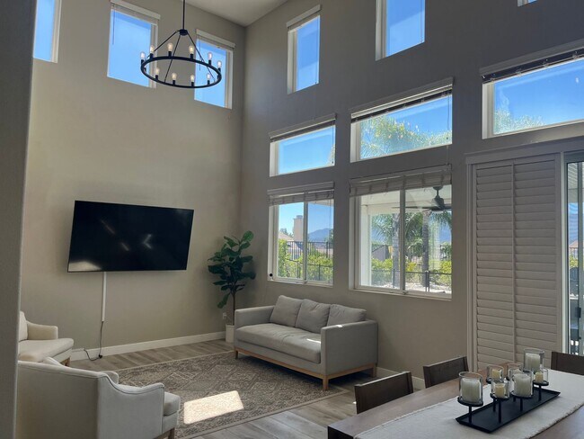 Building Photo - Pool Home - 4 bedroom - Paseo Del Sol
