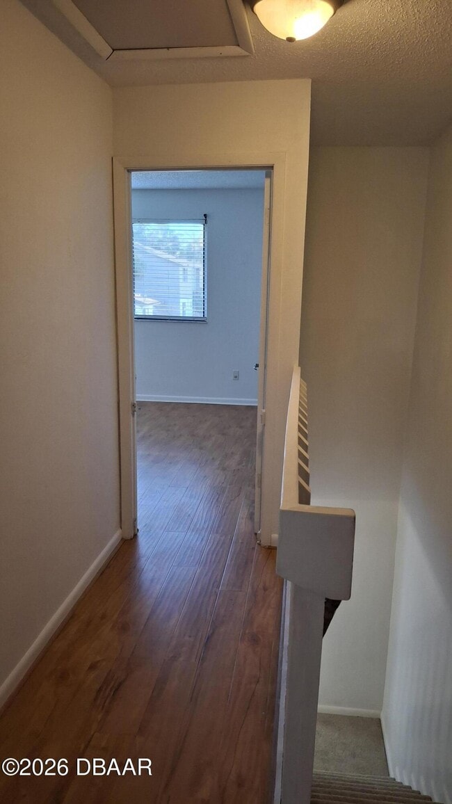 Building Photo - 196 W Sandalwood Ct