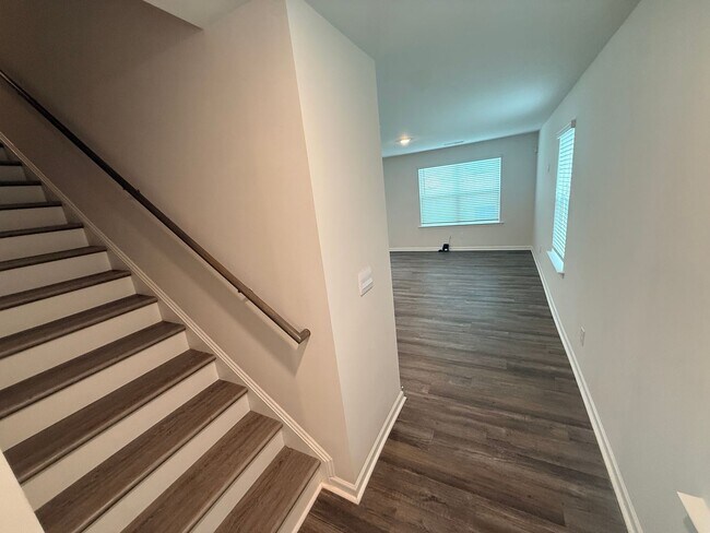 Building Photo - 5167 Hyrule Dr