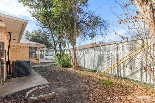 Building Photo - 3717 High Vista Dr