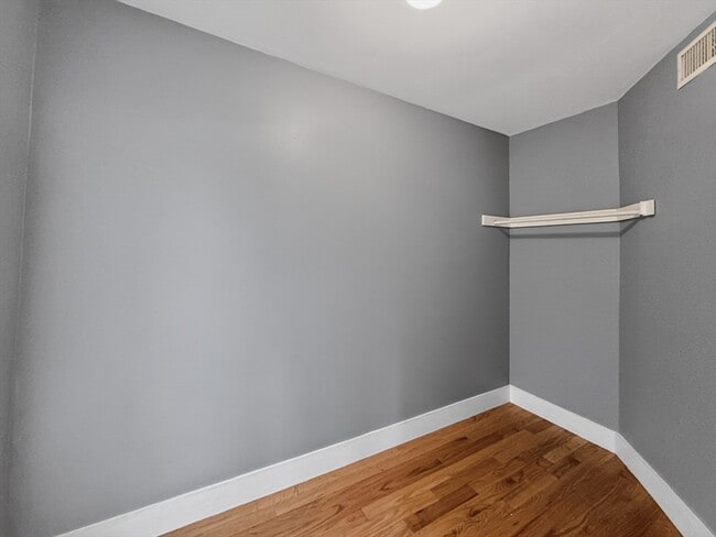 Building Photo - 70 Holbrook Ave