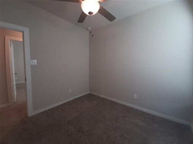 Building Photo - 25104 Pacific Wren Dr