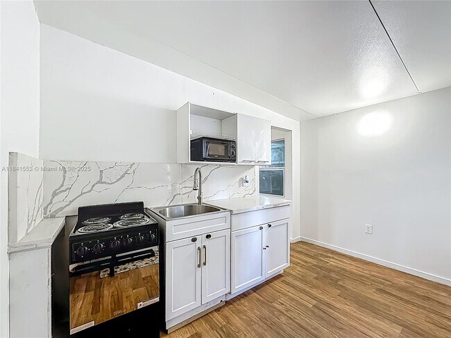 Building Photo - 1110 N 58th Ave