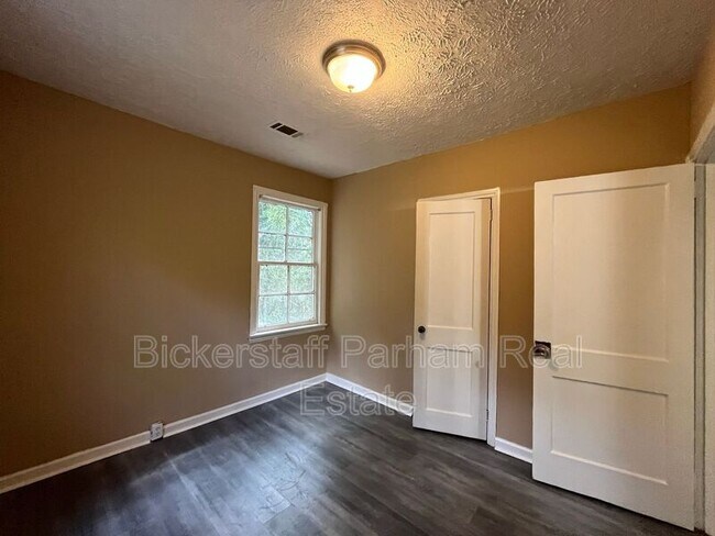 Building Photo - 39 Muscogee Dr