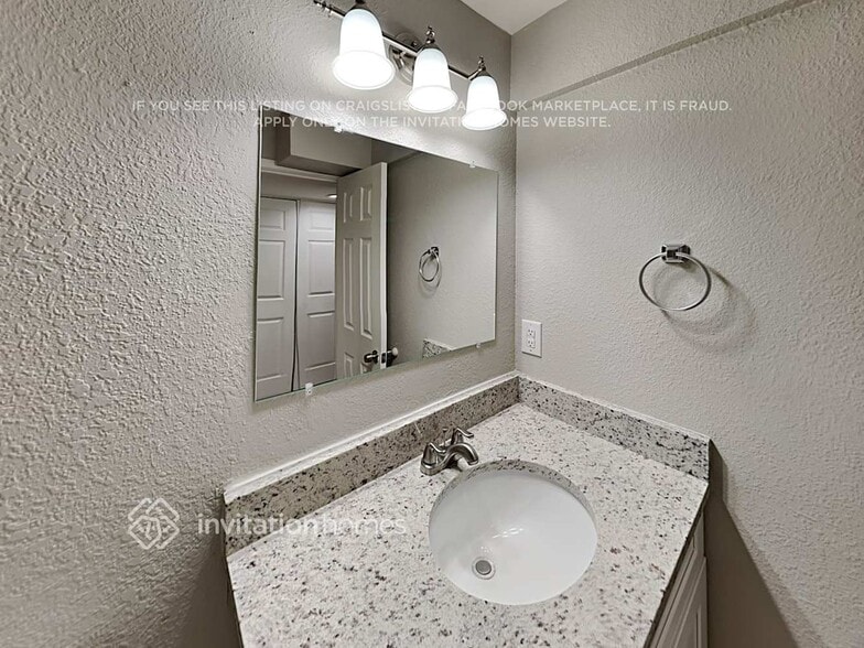 Building Photo - 624 Blackmore Pl