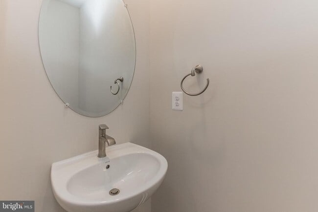 Building Photo - 8039 Blue Stream Dr