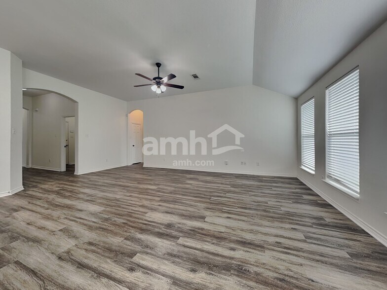 Building Photo - 1325 Rosedale Springs Ln