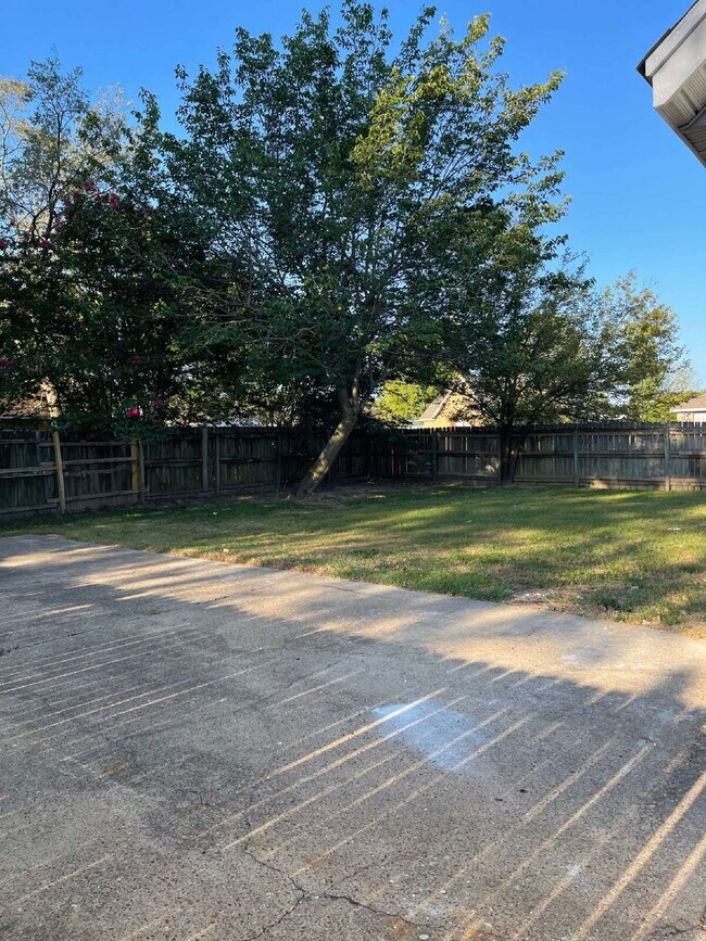 Building Photo - "Charming 3-Bed Home in Jonesboro with Granite Countertops & 2 Full Baths!"