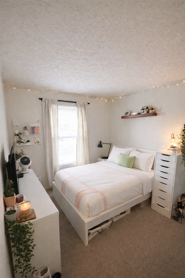 Building Photo - 148 Clover Valley Cir