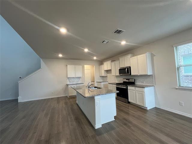 Building Photo - 1601 Princeton Dr