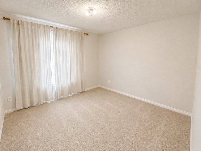 Building Photo - 203 Kenosha Ln