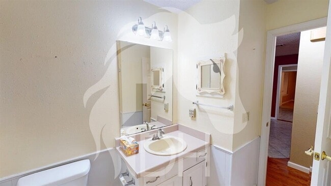 Building Photo - "Charming 3-Bed Home  in Woodward!"
