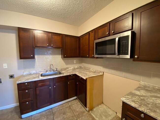 Building Photo - 1315/1317 Halcomb Ln.