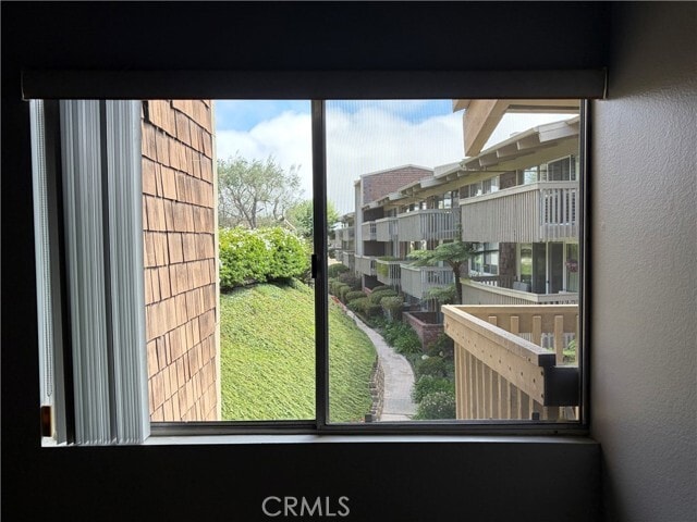 Building Photo - 6542 Ocean Crest Dr