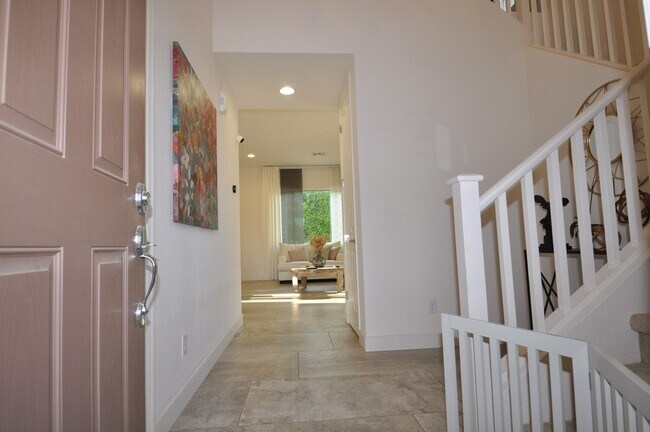 Building Photo - Stunning 5bed/3bath 2771 sq/ft Gilbert Home!