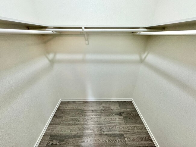 Building Photo - Updated 4 Bed 2.5 Bath Home - Close to TWU!