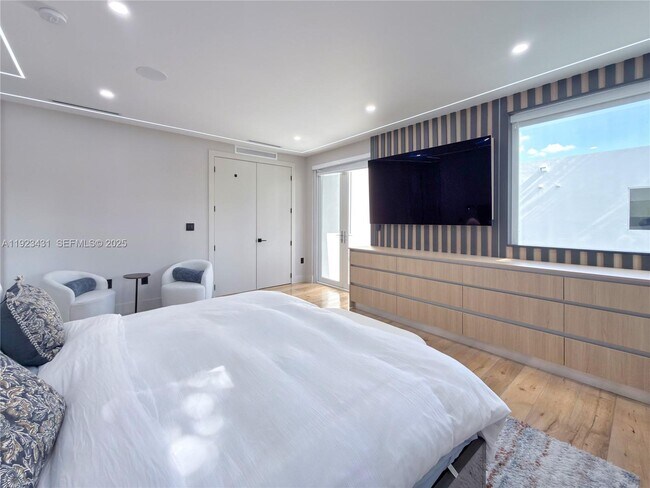 Building Photo - 10098 NW 74th Terrace