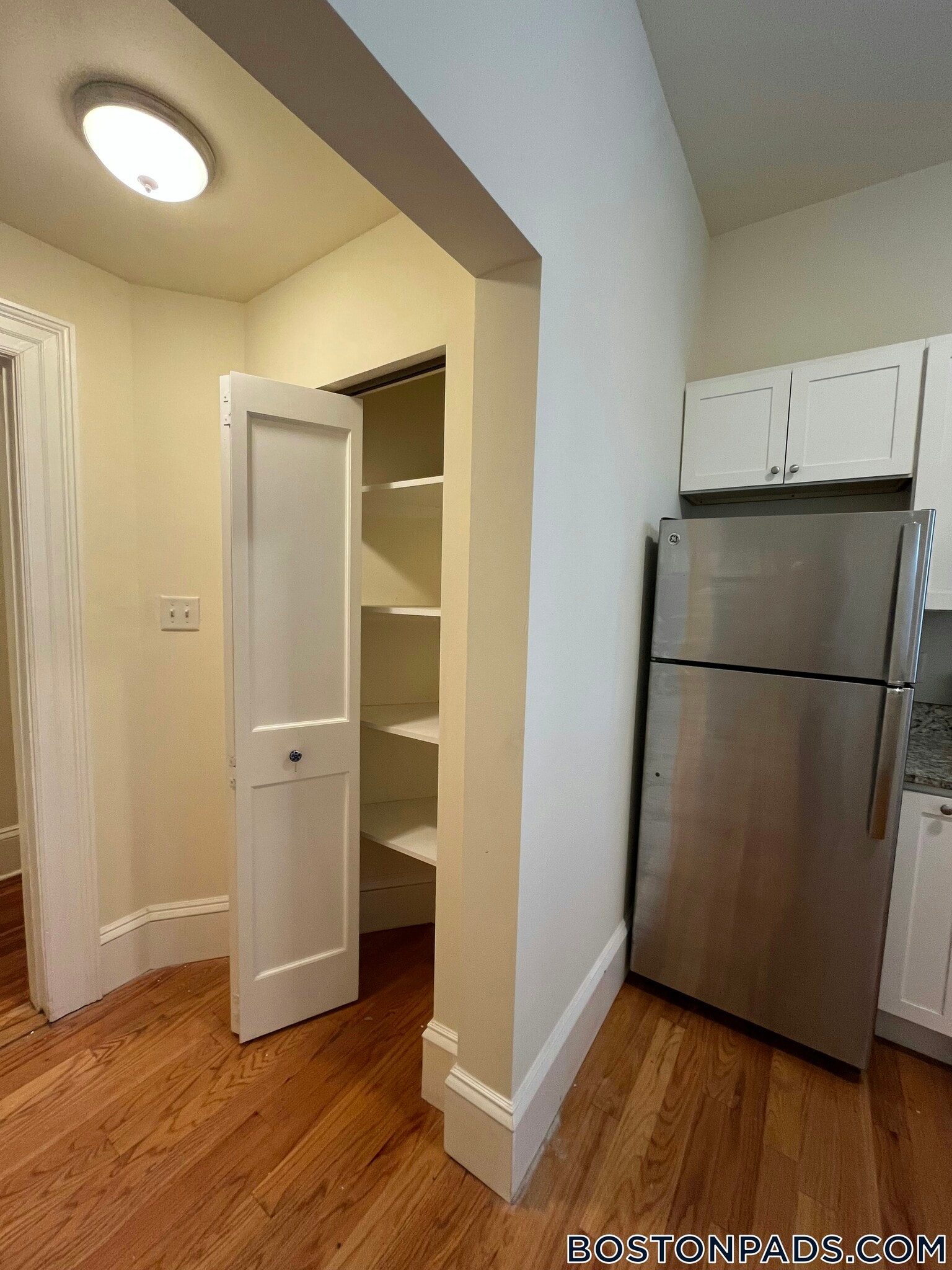 Building Photo - 1463 Beacon St