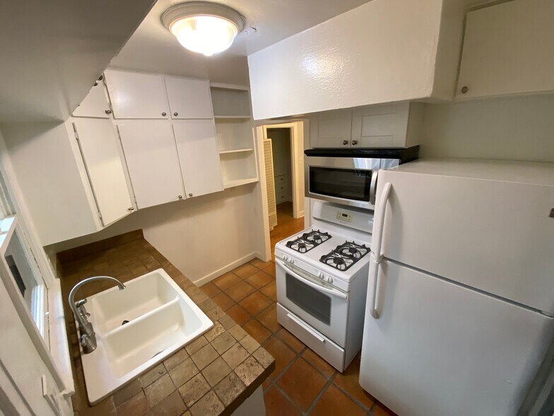 Building Photo - 1758 Garfield Pl