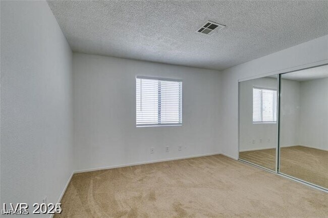 Building Photo - 924 Falconhead Ln