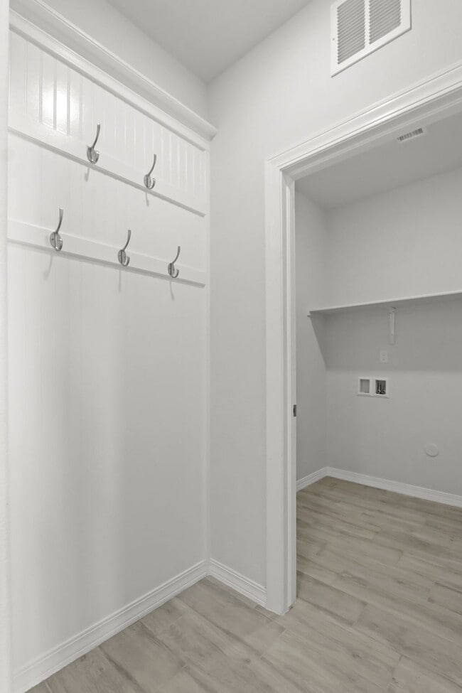 Building Photo - 4-Bed, 3.5-Bath Home in 79928