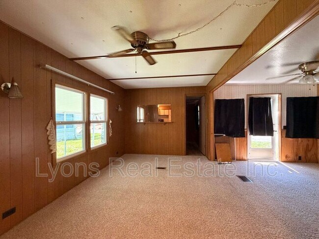 Building Photo - 140 Lamplighter Ln