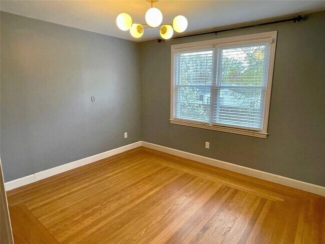 Building Photo - 30 Althea Dr