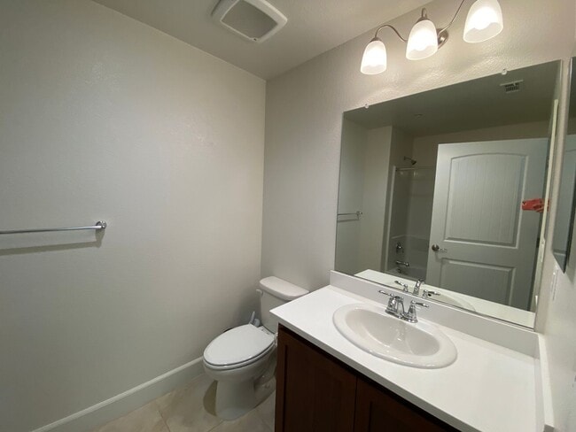 Building Photo - SUNNYVALE - executive townhome with amazin...