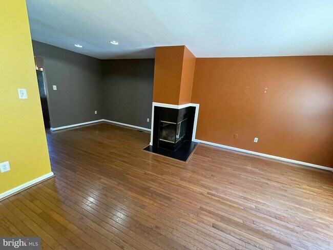 Building Photo - 4228 Pinefield Ct