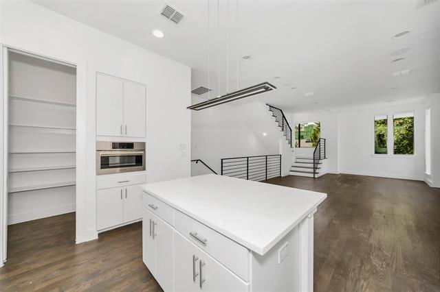 Building Photo - 1961 Dowgate Ct