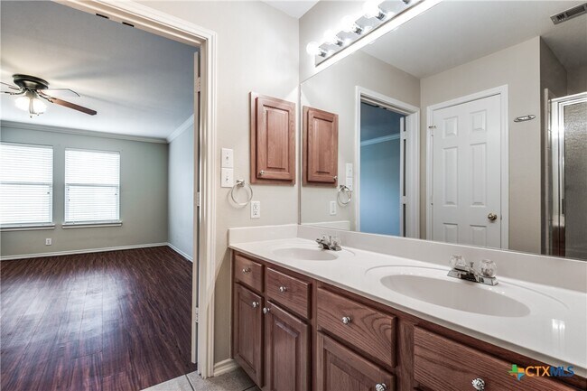 Building Photo - 5914 Wexford Brook