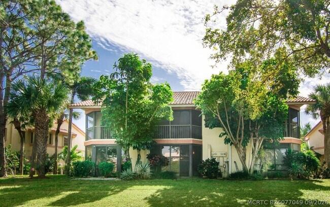 Building Photo - 5355 10th Fairway Dr