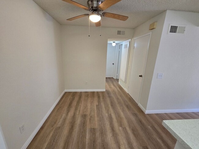 Building Photo - Beautifully Renovated Ground-Floor 2 Bedroom – Over 900 Sq. Ft.!