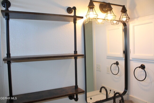 Building Photo - 12516 Twin Leaf Dr