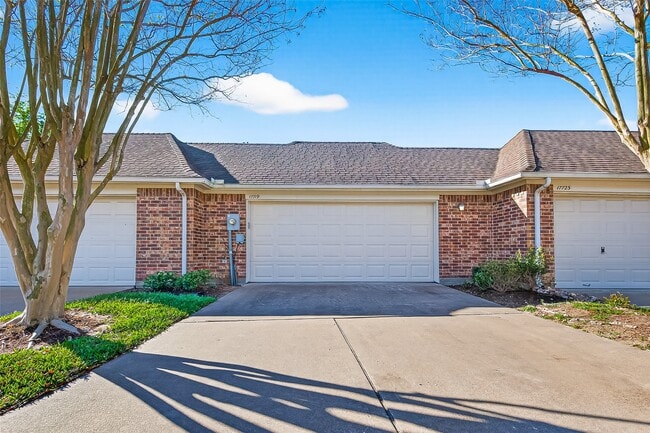 Building Photo - 17719 Brair Arbor