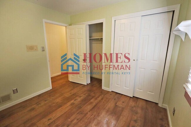 Building Photo - 4 Bedroom | 3 Bath | Newburgh by Gateway