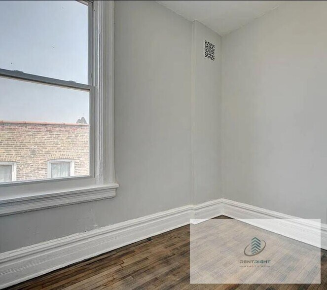 Building Photo - 2926 S Wallace St