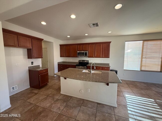 Building Photo - 1594 W Pelican Ct