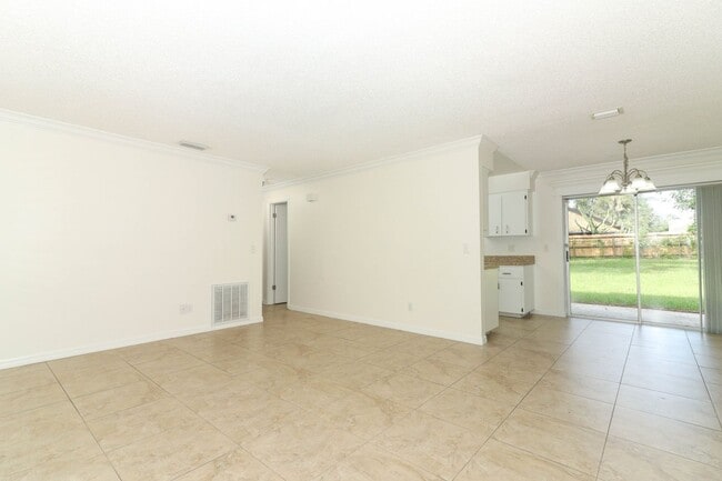 Building Photo - Sanford Home - 3/2 with garage and huge yard