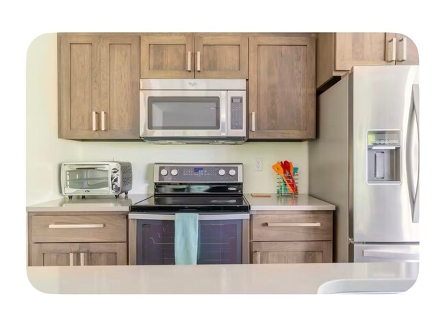 Building Photo - Charming 1BR Condo in Kenmore in forest se...