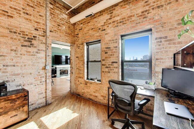 Building Photo - 1400 N Milwaukee Ave