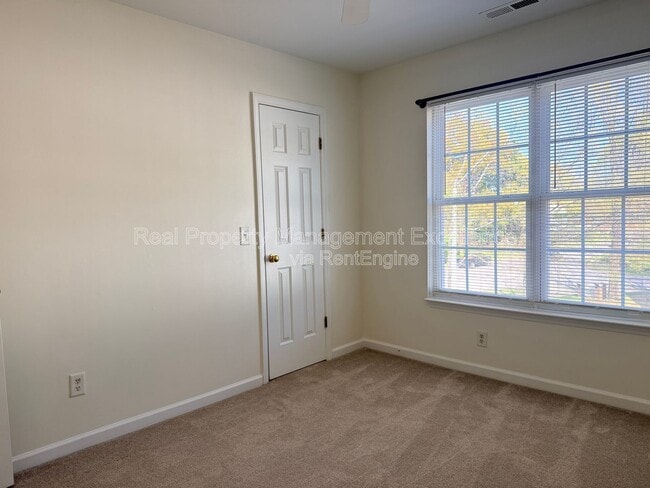 Building Photo - 12 Red Ln