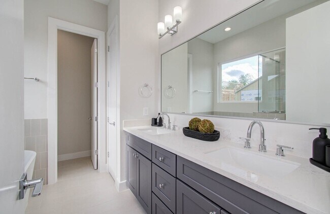 Building Photo - 774 Paul Quinn St