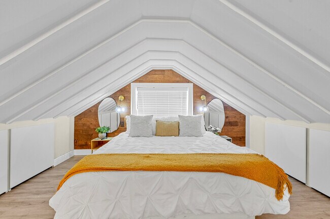 Building Photo - 303 Lang Rd