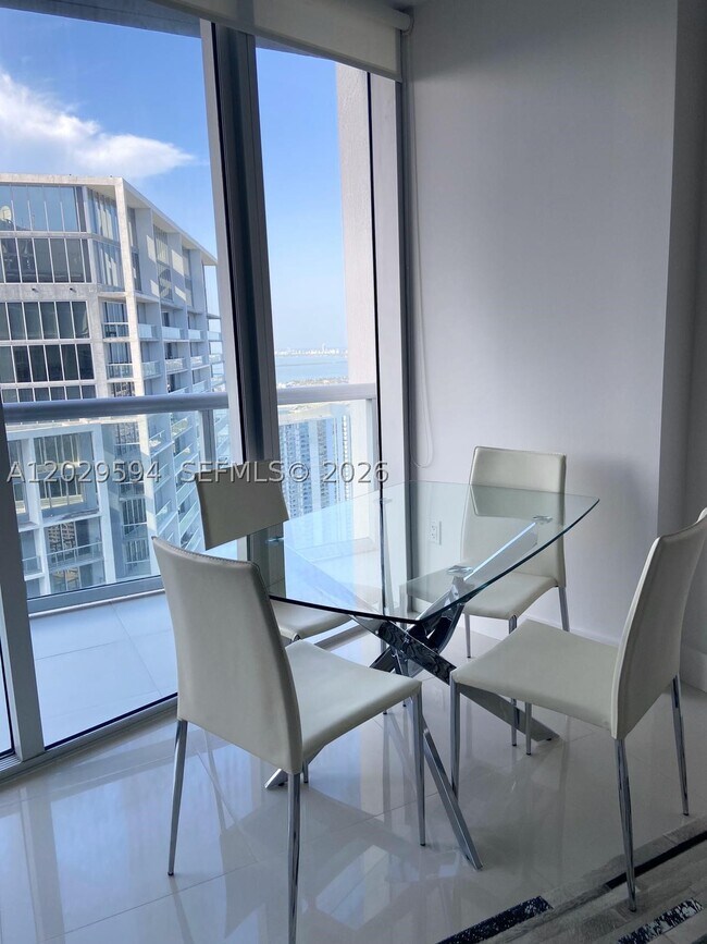 Building Photo - 495 Brickell Ave