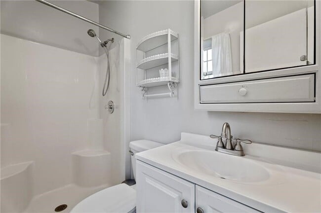 Building Photo - 213 Highgate Rd