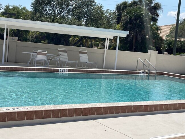 Building Photo - 3031 SE Aster Ln